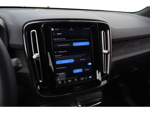 Volvo  XC40 Recharge Core 70 kWh | 19" All Seasons | Trekhaak | ActivLease financial lease