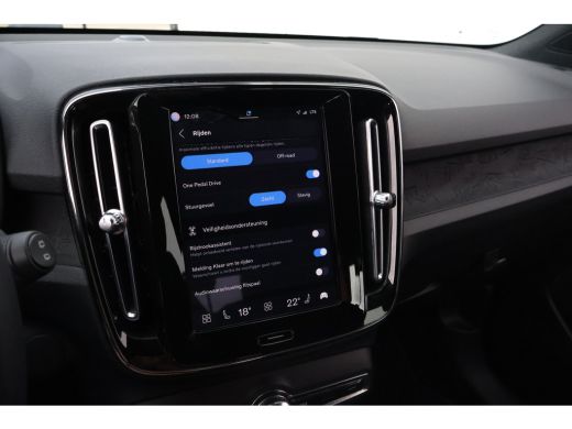 Volvo  XC40 Recharge Core 70 kWh | 19" All Seasons | Trekhaak | ActivLease financial lease