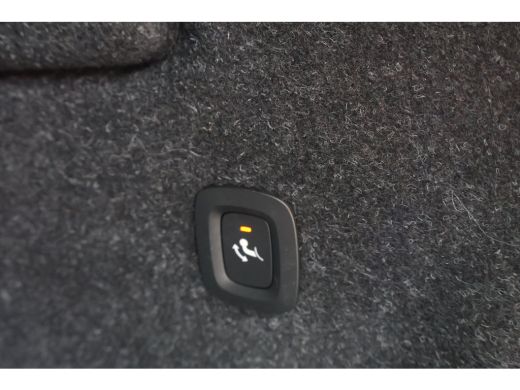 Volvo  XC40 Recharge Core 70 kWh | 19" All Seasons | Trekhaak | ActivLease financial lease