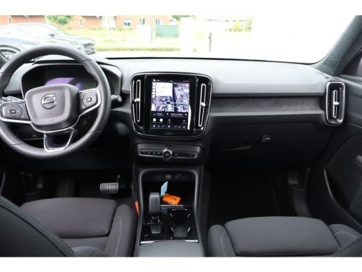 Volvo  XC40 Recharge Core 70 kWh | 19" All Seasons | Trekhaak | ActivLease financial lease