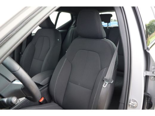Volvo  XC40 Recharge Core 70 kWh | 19" All Seasons | Trekhaak | ActivLease financial lease