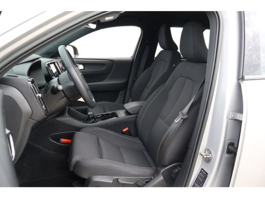 Volvo  XC40 Recharge Core 70 kWh | 19" All Seasons | Trekhaak | ActivLease financial lease