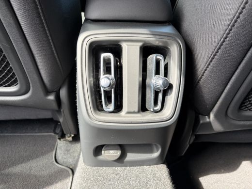 Volvo  XC40 Recharge Plus VAN:33.900,- VOOR:30.877,- UW HERFSTVOORDEEL:3.023,- SOH 92%| PILOT ASSIST ACC| ELE... ActivLease financial lease