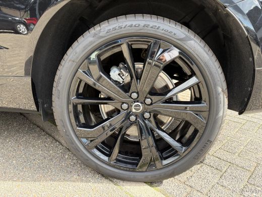 Volvo  XC60 2.0 T6 Plug-in hybrid AWD Plus Dark VAN:53.900,- VOOR:49.877,- UW HERFSTVOORDEEL:4.023 ,-ELEKTRIS... ActivLease financial lease
