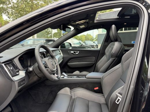 Volvo  XC60 2.0 T6 Plug-in hybrid AWD Plus Dark VAN:53.900,- VOOR:49.877,- UW HERFSTVOORDEEL:4.023 ,-ELEKTRIS... ActivLease financial lease