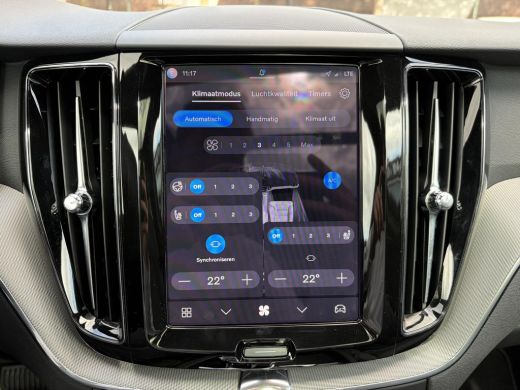 Volvo  XC60 2.0 T6 Plug-in hybrid AWD Plus Dark VAN:53.900,- VOOR:49.877,- UW HERFSTVOORDEEL:4.023 ,-ELEKTRIS... ActivLease financial lease