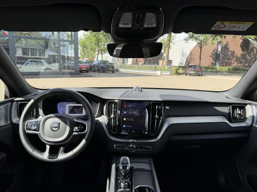 Volvo  XC60 2.0 T8 Plug-in hybrid AWD Plus Dark VAN:56.900,- VOOR:53.877,- UW HERFSTVOORDEEL:3.023,- LUCHTVER... ActivLease financial lease