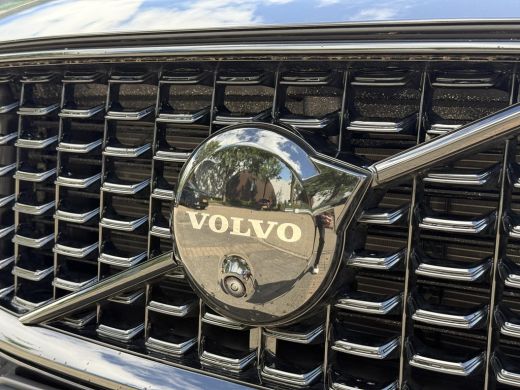 Volvo  XC60 2.0 T8 Plug-in hybrid AWD Plus Dark VAN:56.900,- VOOR:53.877,- UW HERFSTVOORDEEL:3.023,- LUCHTVER... ActivLease financial lease