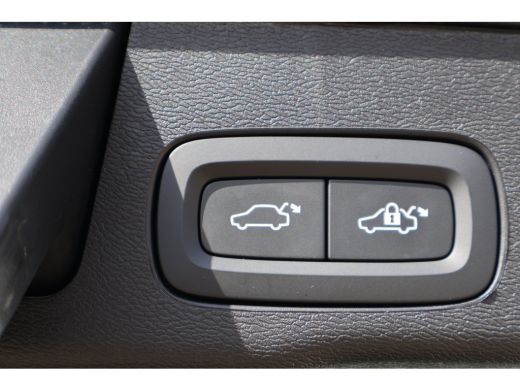 Volvo  XC60 T8 Ultra Exec. Ed. | Rood Leder! | B&W | Luchtvering | Pano | UNIEK!! | GeenImport! ActivLease financial lease