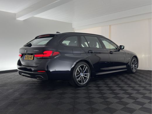 BMW 5 Serie Touring 530e M-Sport-Styling Business Edition Plus (Plug-in) {SoH-85%} (INCL-BTW) *LEATHER | LASE... ActivLease financial lease