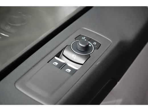 Ford E-Transit Custom 340 Limited L2 | 218 pk | 2300KG Trekgewicht | Cruise Control | Winterpack | Camera | CarPlay | ActivLease financial lease