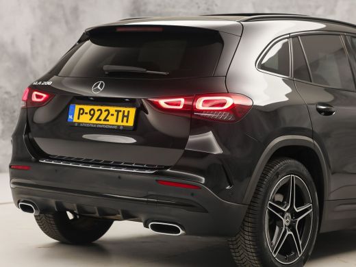 Mercedes-Benz GLA 200 AMG Sport 163Pk Automaat (PANORAMADAK, GROOT NAVI, SFEERVERLICHTING, CAMERA, SPORTSTOELEN, ST... ActivLease financial lease