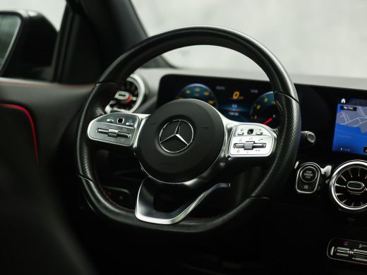 Mercedes-Benz GLA 200 AMG Sport 163Pk Automaat (PANORAMADAK, GROOT NAVI, SFEERVERLICHTING, CAMERA, SPORTSTOELEN, ST... ActivLease financial lease