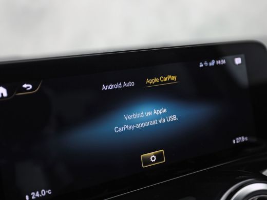 Mercedes-Benz GLA 200 AMG Sport 163Pk Automaat (PANORAMADAK, GROOT NAVI, SFEERVERLICHTING, CAMERA, SPORTSTOELEN, ST... ActivLease financial lease
