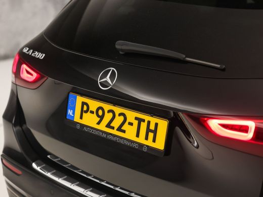 Mercedes-Benz GLA 200 AMG Sport 163Pk Automaat (PANORAMADAK, GROOT NAVI, SFEERVERLICHTING, CAMERA, SPORTSTOELEN, ST... ActivLease financial lease