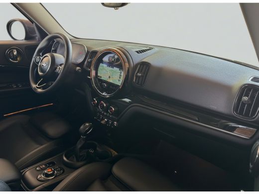 Mini Countryman 220PK HYBRID COOPER S E ALL4 CHILI SPORT LEDER/NAVI/CARPLAY/PANORAMADAK ActivLease financial lease