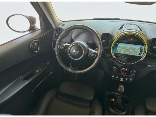 Mini Countryman 220PK HYBRID COOPER S E ALL4 CHILI SPORT LEDER/NAVI/CARPLAY/PANORAMADAK ActivLease financial lease