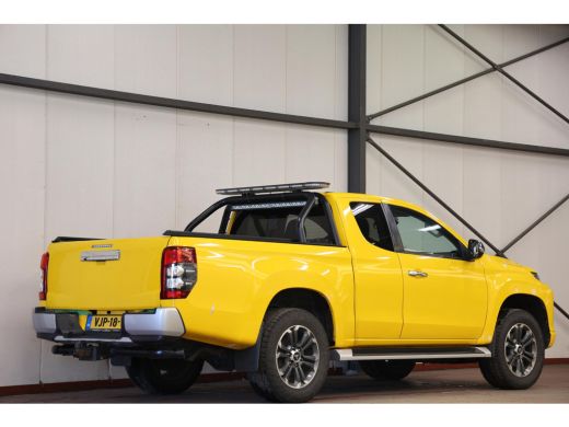 Mitsubishi L200 2.2 DI-D Club Cab Intense 4X4 4WD TREKHAAK ActivLease financial lease
