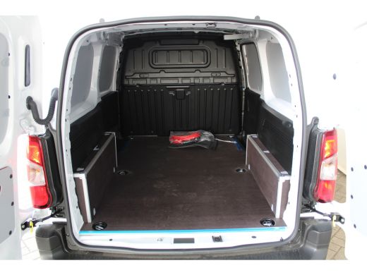 Opel Combo-e 50 kWh L2 | 8 Jaar garantie | Laadruimtebetimmering | Navigatie | Camera | Climate control | Crui... ActivLease financial lease