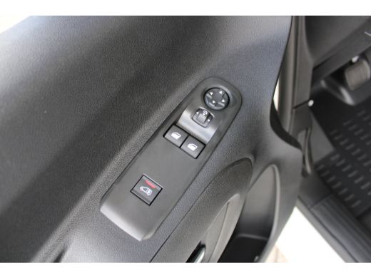 Opel Combo-e 50 kWh L2 | 8 Jaar garantie | Laadruimtebetimmering | Navigatie | Camera | Climate control | Crui... ActivLease financial lease