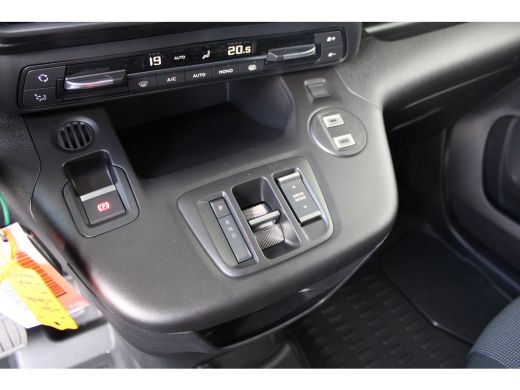 Opel Combo-e 50 kWh L2 | 8 Jaar garantie | Laadruimtebetimmering | Navigatie | Camera | Climate control | Crui... ActivLease financial lease