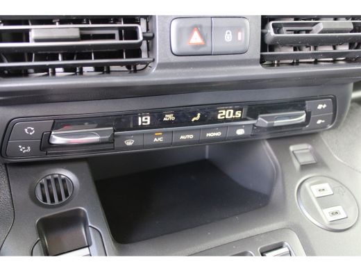 Opel Combo-e 50 kWh L2 | 8 Jaar garantie | Laadruimtebetimmering | Navigatie | Camera | Climate control | Crui... ActivLease financial lease