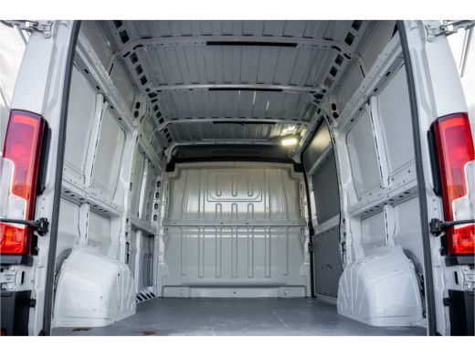 Opel Movano L2H2 | 140PK | 3-Zits | Camera | Carplay | Cruise | Climate | Trekhaak ActivLease financial lease
