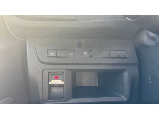 Opel Vivaro 2.0D 145PK L2H1 INNOVATION AUTOMAAT NAVI / CLIMA / FULL-LED / 17" LMV / AFN. TREKHAAK / WINTERPAK... ActivLease financial lease