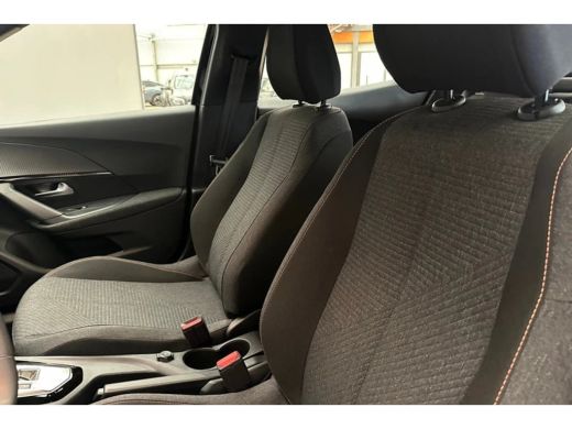 Peugeot 2008 1.2 Hybrid 136 Style LED | Carplay | Parkeersensoren Achter | Cruise | Climate | Bluetooth | Acht... ActivLease financial lease