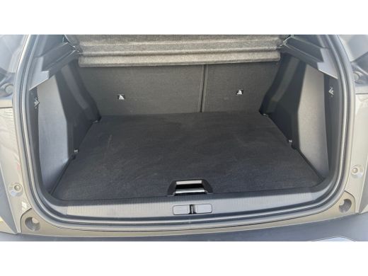 Peugeot 2008 1.2 HYBRID 145PK ALLURE AUTOMAAT / TOT 8 JAAR GARANTIE / NAVI / LEDER / CLIMA / LED / PDC / 17" L... ActivLease financial lease