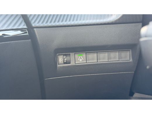 Peugeot 2008 1.2 HYBRID 145PK ALLURE AUTOMAAT / TOT 8 JAAR GARANTIE / NAVI / LEDER / CLIMA / LED / PDC / 17" L... ActivLease financial lease