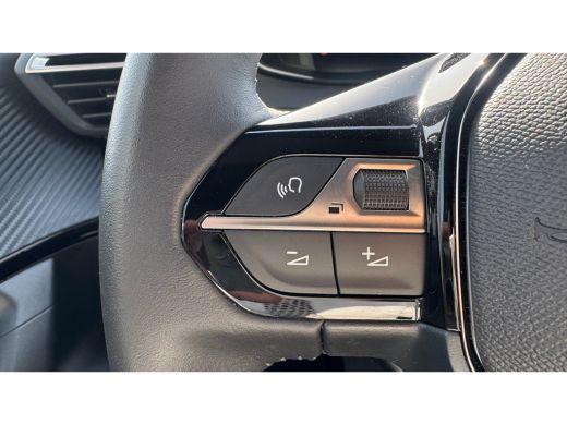 Peugeot 2008 1.2 HYBRID 145PK ALLURE AUTOMAAT / TOT 8 JAAR GARANTIE / NAVI / LEDER / CLIMA / LED / PDC / 17" L... ActivLease financial lease