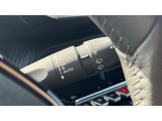 Peugeot 2008 1.2 HYBRID 145PK ALLURE AUTOMAAT / TOT 8 JAAR GARANTIE / NAVI / LEDER / CLIMA / LED / PDC / 17" L... ActivLease financial lease