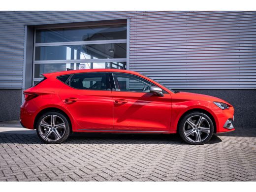 Seat Leon 1.4 TSI eHybrid SOH 94% FR Business Intense | Achteruitrijcamera | Parkeersensor voor | Trekhaak ... ActivLease financial lease