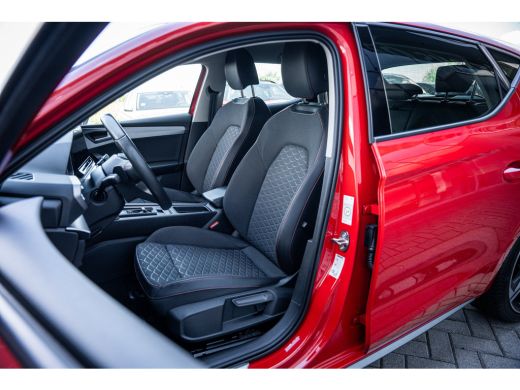 Seat Leon 1.4 TSI eHybrid SOH 94% FR Business Intense | Achteruitrijcamera | Parkeersensor voor | Trekhaak ... ActivLease financial lease