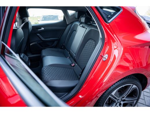 Seat Leon 1.4 TSI eHybrid SOH 94% FR Business Intense | Achteruitrijcamera | Parkeersensor voor | Trekhaak ... ActivLease financial lease