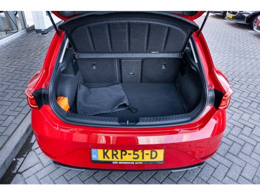 Seat Leon 1.4 TSI eHybrid SOH 94% FR Business Intense | Achteruitrijcamera | Parkeersensor voor | Trekhaak ... ActivLease financial lease
