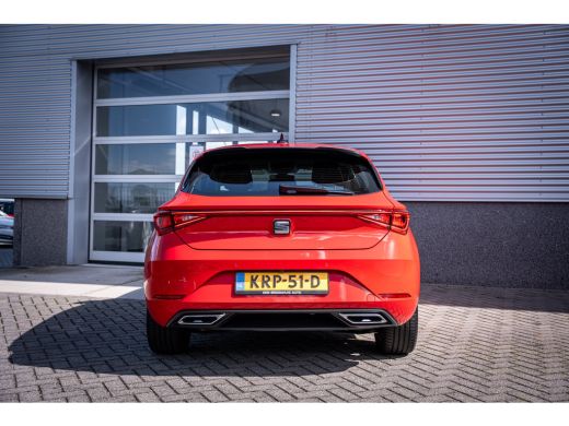 Seat Leon 1.4 TSI eHybrid SOH 94% FR Business Intense | Achteruitrijcamera | Parkeersensor voor | Trekhaak ... ActivLease financial lease
