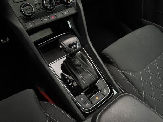 Skoda Karoq 1.5 150pk TSI ACT Sportline Business Panoramadak | Extra getint glas achter | Navigatiesysteem fu... ActivLease financial lease
