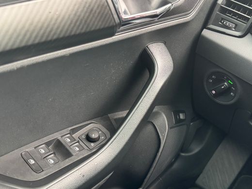 Skoda Karoq 1.5 150pk TSI ACT Sportline Business Panoramadak | Extra getint glas achter | Navigatiesysteem fu... ActivLease financial lease