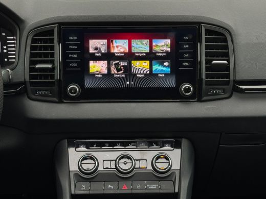 Skoda Karoq 1.5 150pk TSI ACT Sportline Business Panoramadak | Extra getint glas achter | Navigatiesysteem fu... ActivLease financial lease