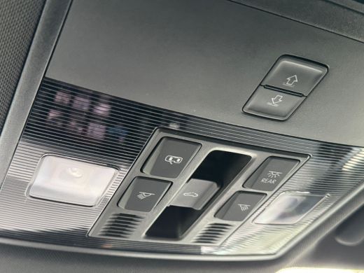 Skoda Karoq 1.5 150pk TSI ACT Sportline Business Panoramadak | Extra getint glas achter | Navigatiesysteem fu... ActivLease financial lease