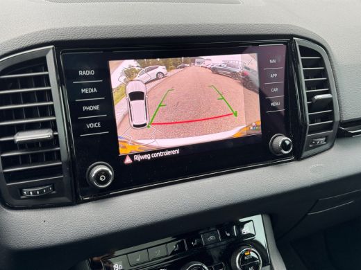Skoda Karoq 1.5 150pk TSI ACT Sportline Business Panoramadak | Extra getint glas achter | Navigatiesysteem fu... ActivLease financial lease