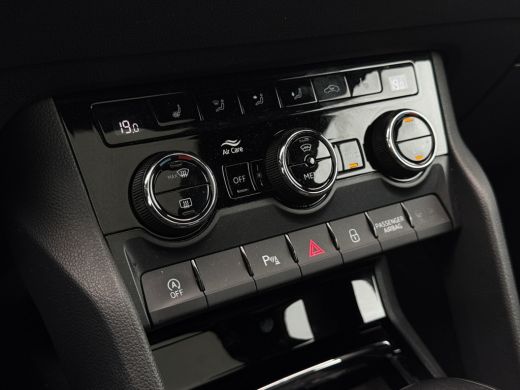 Skoda Karoq 1.5 150pk TSI ACT Sportline Business Panoramadak | Extra getint glas achter | Navigatiesysteem fu... ActivLease financial lease