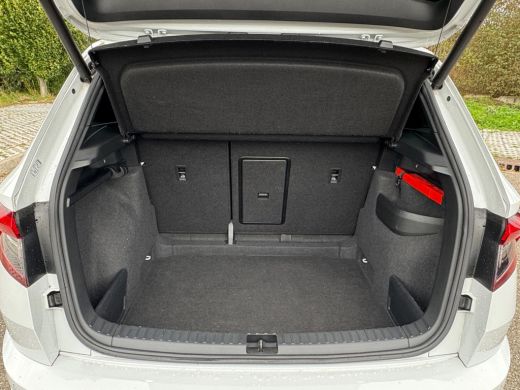 Skoda Karoq 1.5 150pk TSI ACT Sportline Business Panoramadak | Extra getint glas achter | Navigatiesysteem fu... ActivLease financial lease