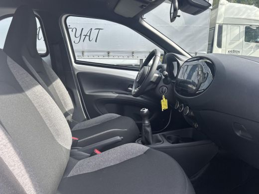 Toyota Aygo 1.0 VVT-i MT Play ActivLease financial lease