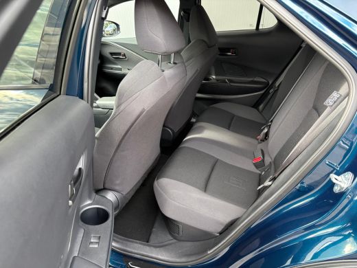 Toyota C-HR 1.8 Hybrid 140PK First Edition Bi-Tone/Winter-pack/Gr.-navigatie/Elektr.klep/Camera/Adapt.-cruise ActivLease financial lease