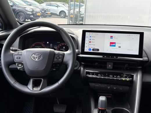 Toyota C-HR 1.8 Hybrid 140PK First Edition Bi-Tone/Winter-pack/Gr.-navigatie/Elektr.klep/Camera/Adapt.-cruise ActivLease financial lease