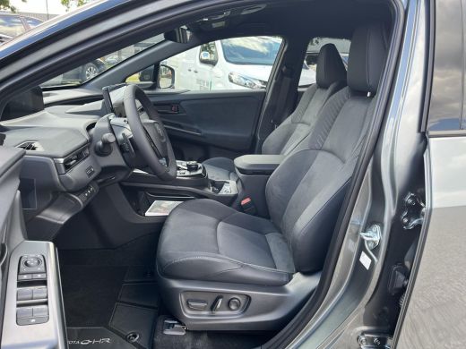 Toyota C-HR+ Executive AWD 77 kWh | &euro;3.000 extra inruilwaarde | ActivLease financial lease