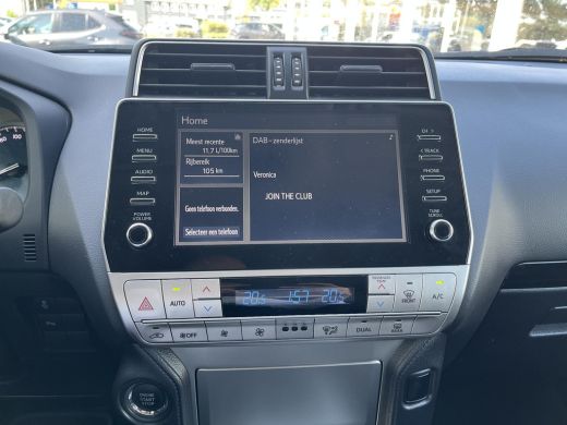 Toyota Land Cruiser 2.8 D-4D-F Challenger Window Van | Trekhaak | Stoelverwarming | CarPlay ActivLease financial lease